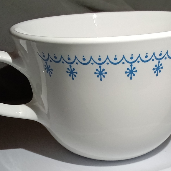 Corelle Blue Snowflake Garland Vintage Mug - Picture 5 of 8